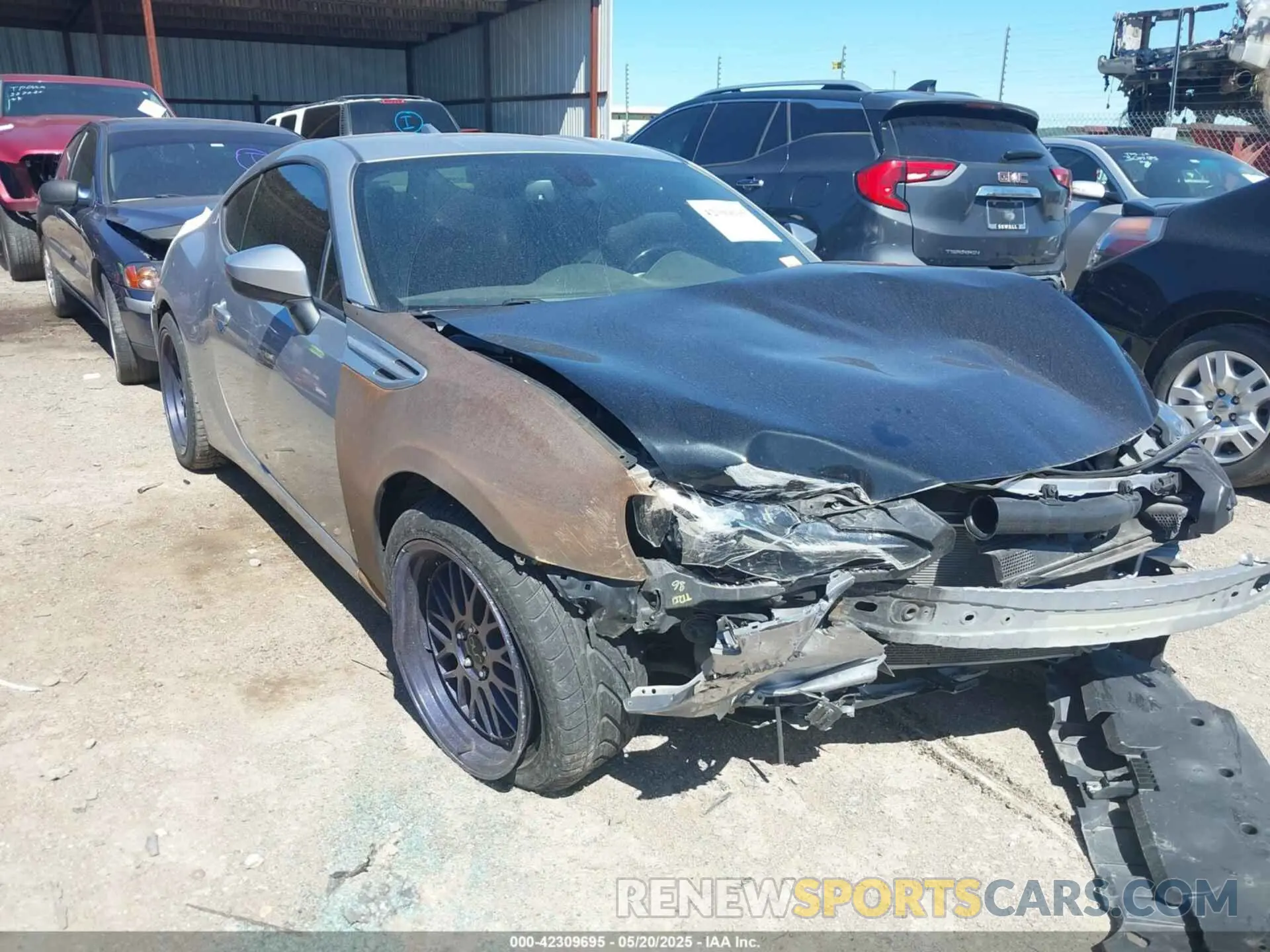1 Photograph of a damaged car JF1ZNAA11L9751233 TOYOTA 86 2020