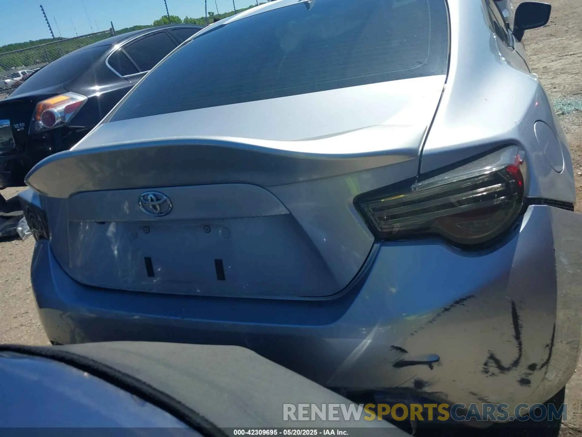 15 Photograph of a damaged car JF1ZNAA11L9751233 TOYOTA 86 2020