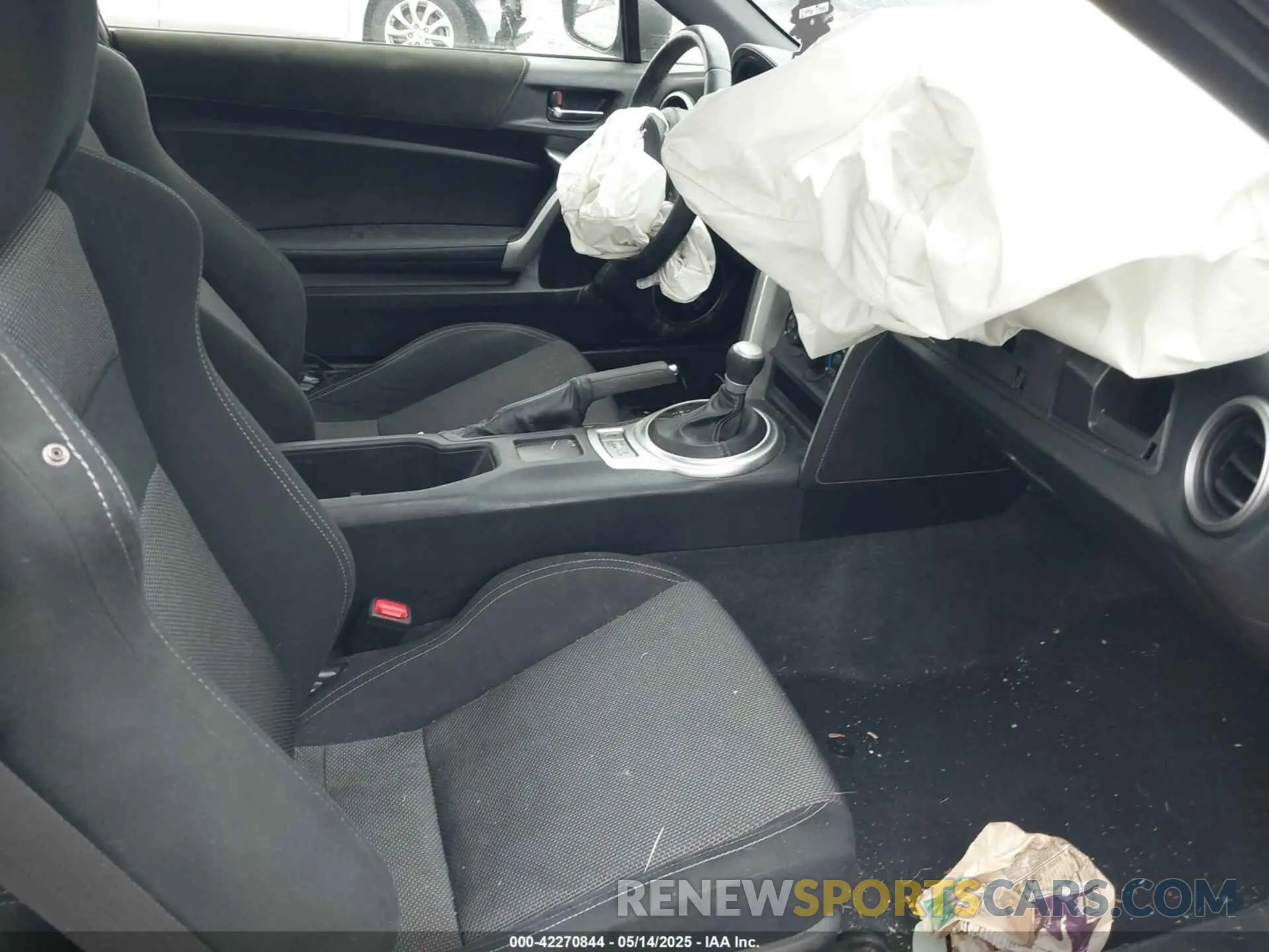 5 Photograph of a damaged car JF1ZNAA13L8752423 TOYOTA 86 2020