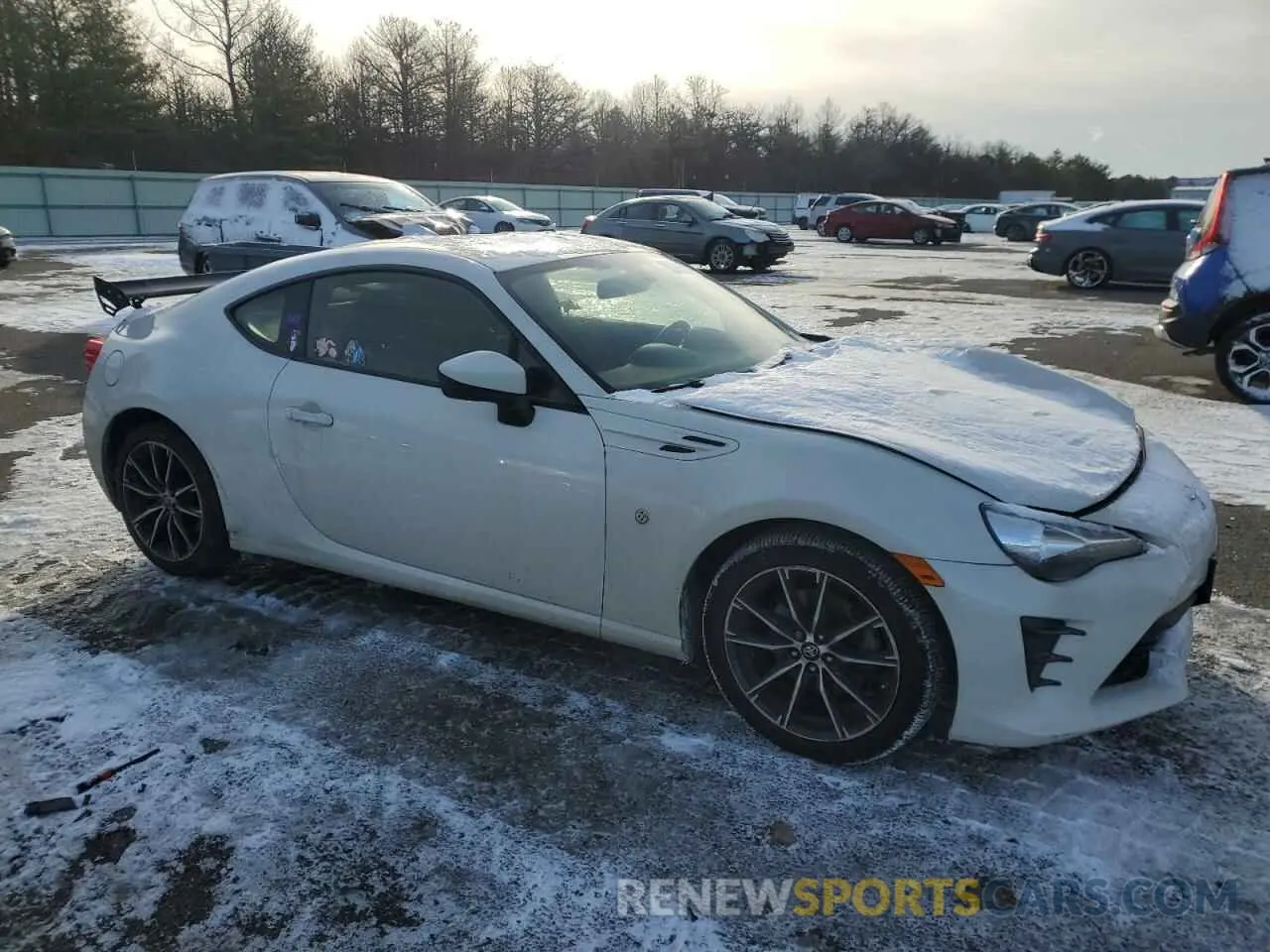 4 Photograph of a damaged car JF1ZNAA14L8753886 TOYOTA 86 2020