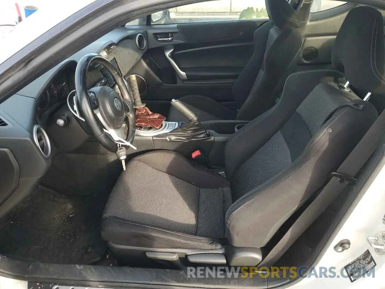 7 Photograph of a damaged car JF1ZNAA14L8753886 TOYOTA 86 2020