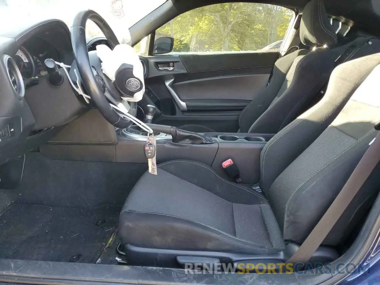7 Photograph of a damaged car JF1ZNAA18L8752692 TOYOTA 86 2020