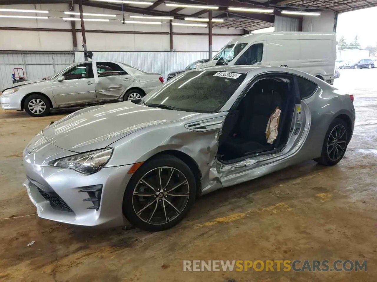 1 Photograph of a damaged car JF1ZNAA18L8753311 TOYOTA 86 2020
