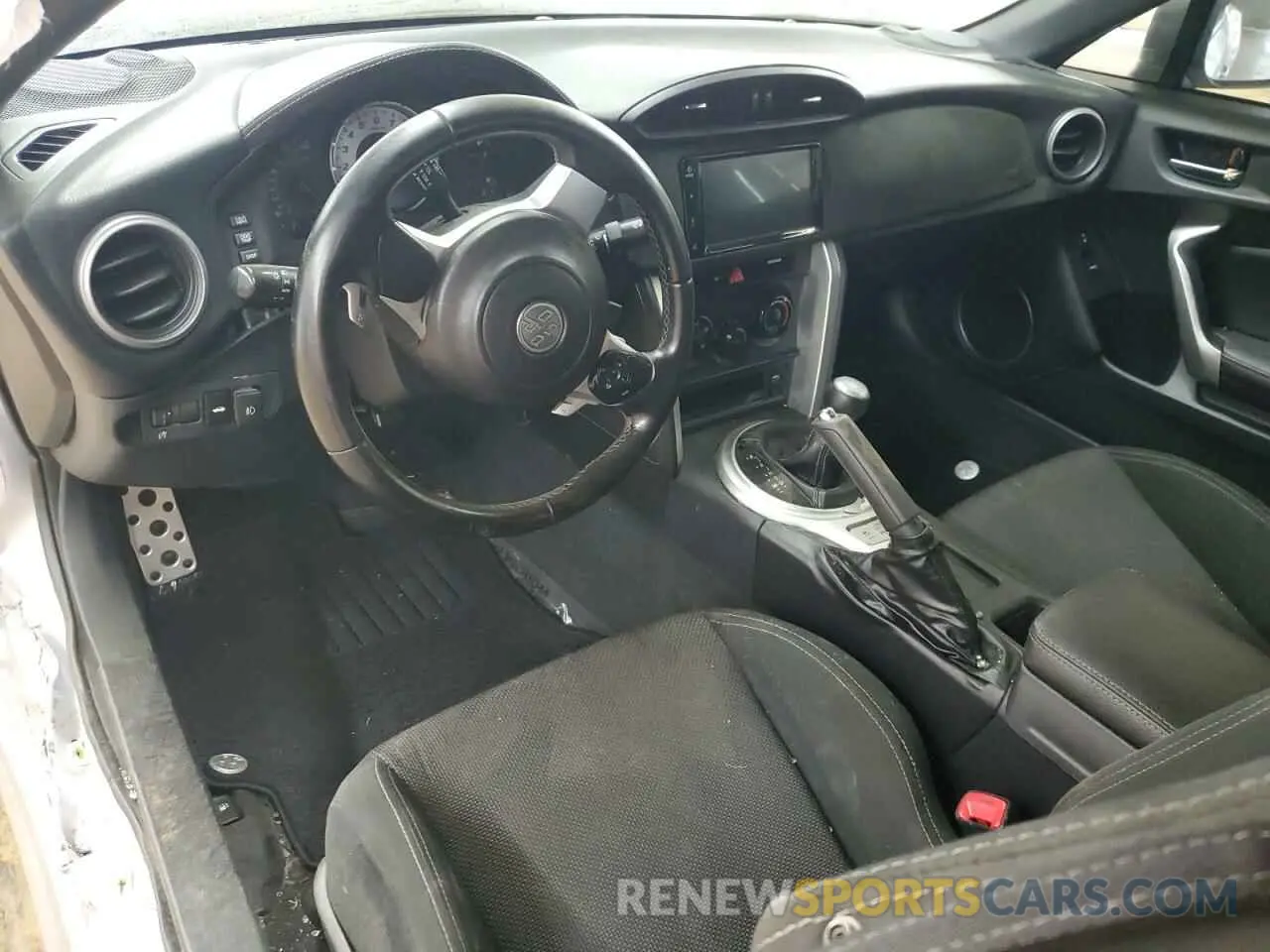 8 Photograph of a damaged car JF1ZNAA18L8753311 TOYOTA 86 2020