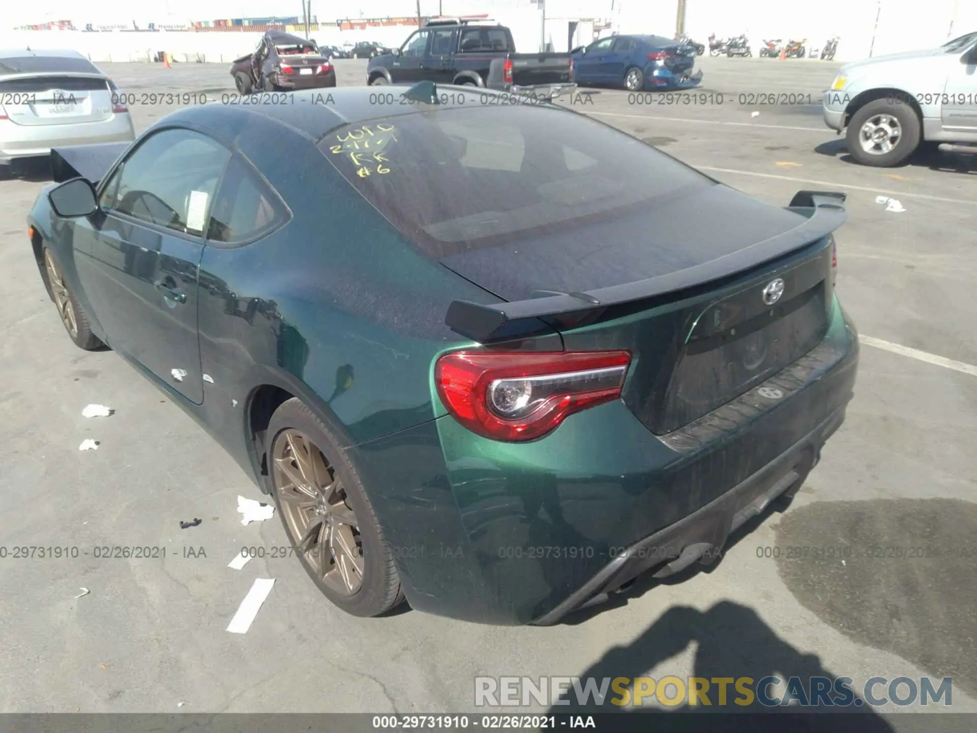 3 Photograph of a damaged car JF1ZNAE10L8750168 TOYOTA 86 2020