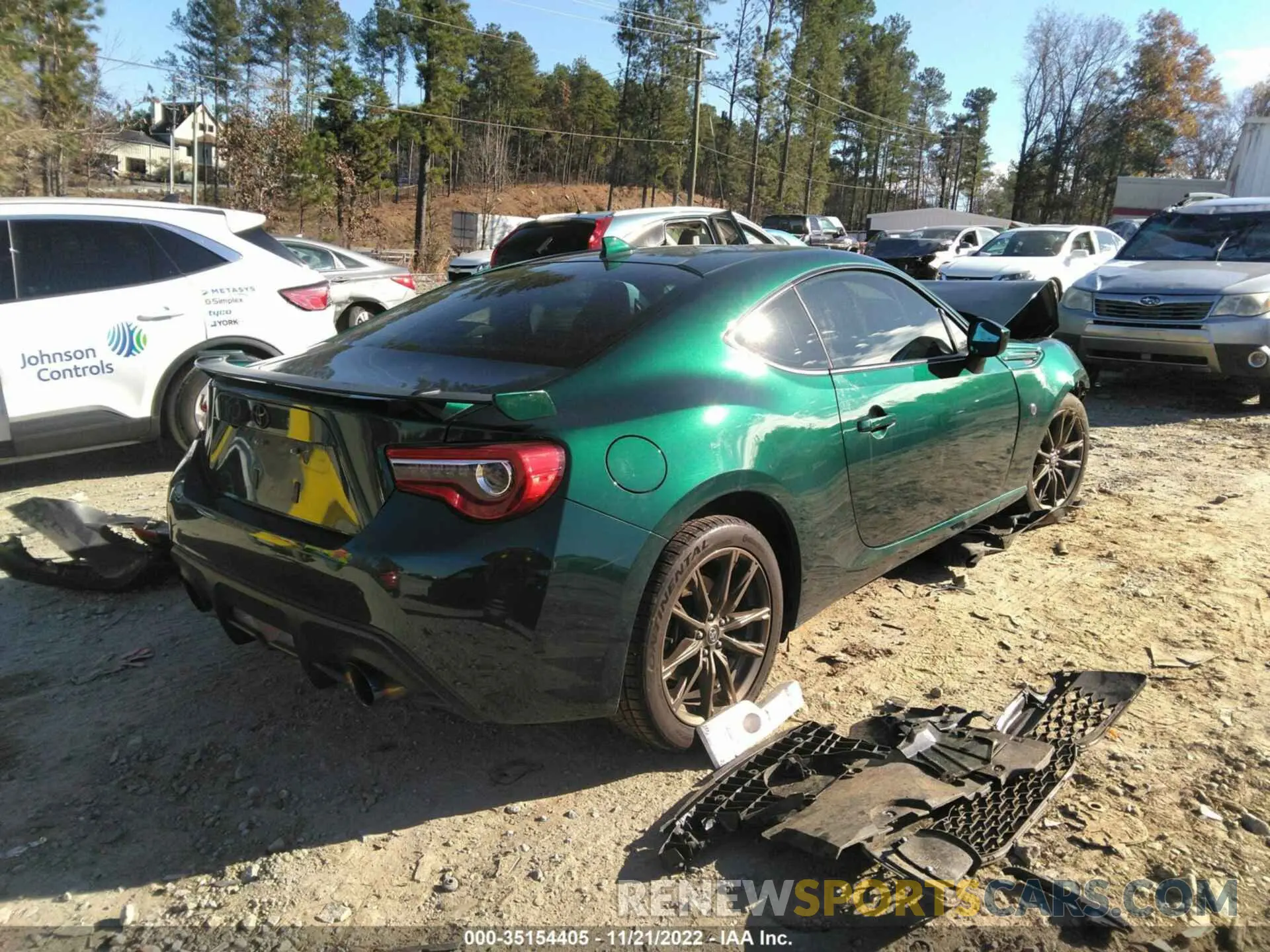 4 Photograph of a damaged car JF1ZNAE17L9750937 TOYOTA 86 2020