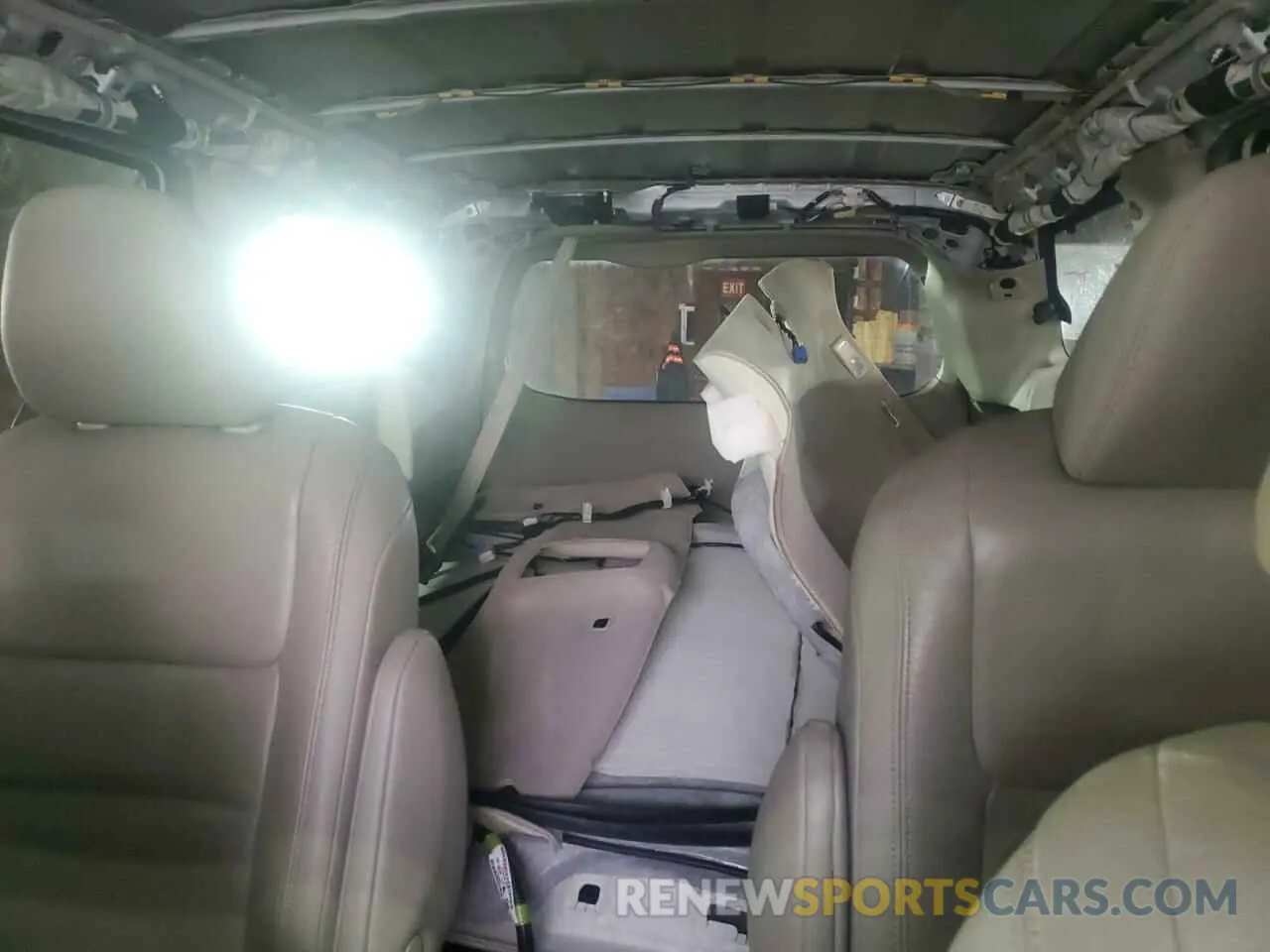 10 Photograph of a damaged car 5TDDZ3DC0KS217173 TOYOTA All Models 2019