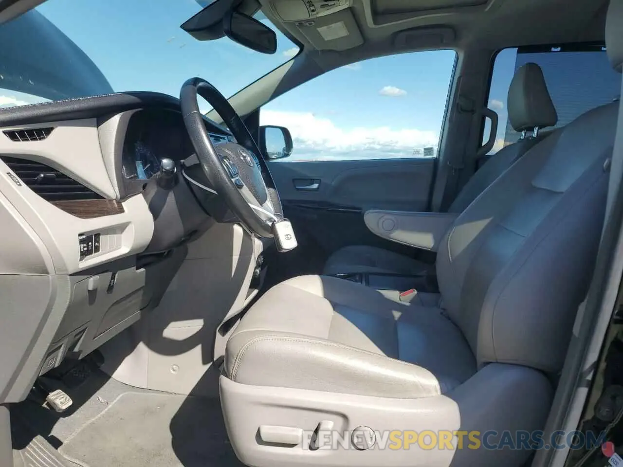 7 Photograph of a damaged car 5TDDZ3DC7KS221687 TOYOTA All Models 2019