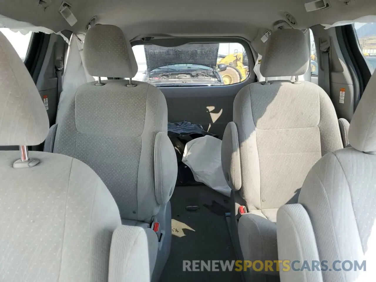 10 Photograph of a damaged car 5TDJZ3DC4KS216224 TOYOTA All Models 2019