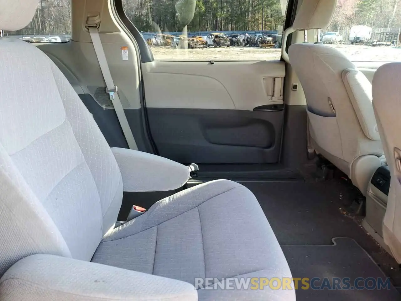 11 Photograph of a damaged car 5TDKZ3DC0KS973674 TOYOTA All Models 2019