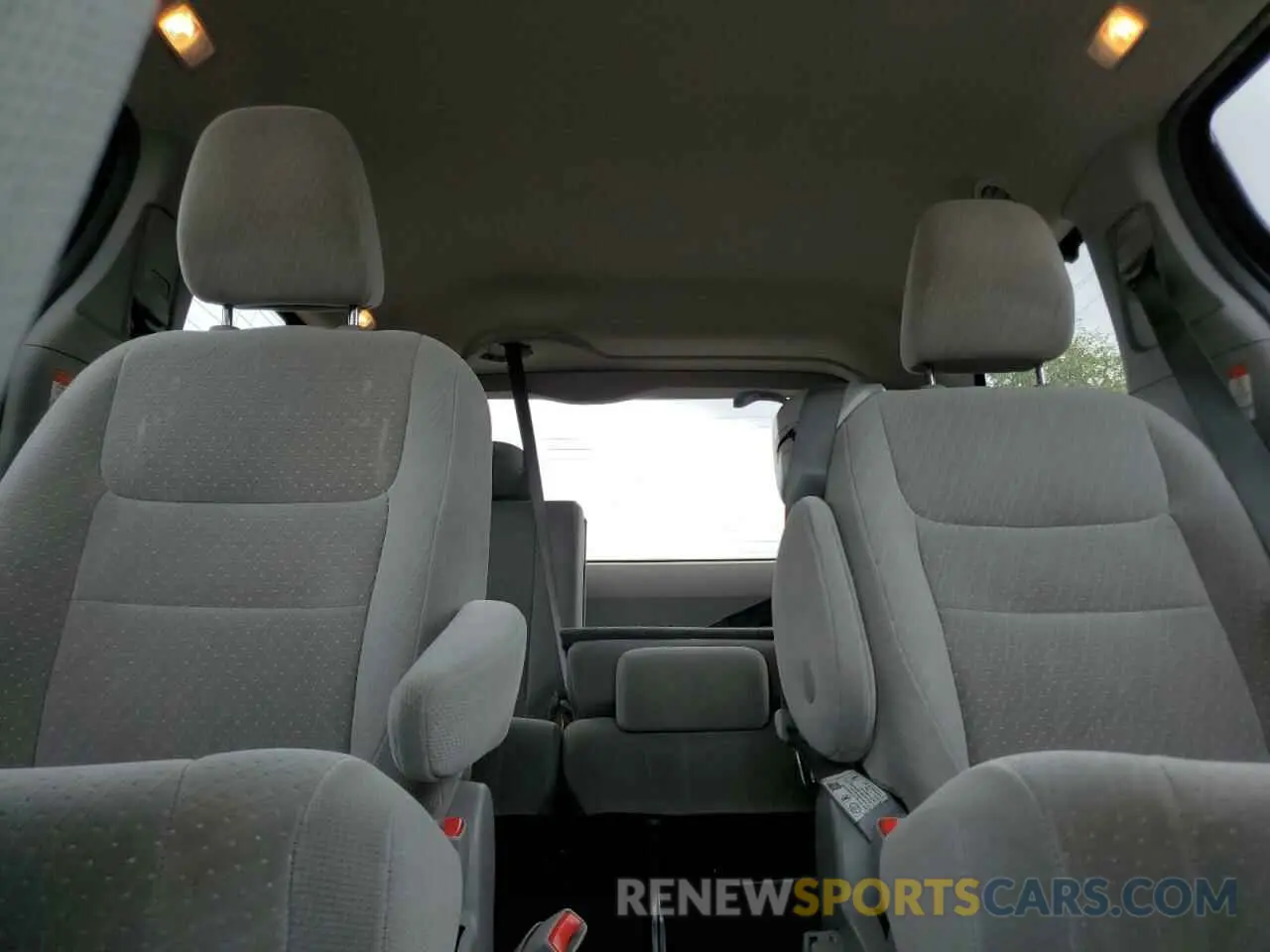 10 Photograph of a damaged car 5TDKZ3DC1KS008614 TOYOTA All Models 2019
