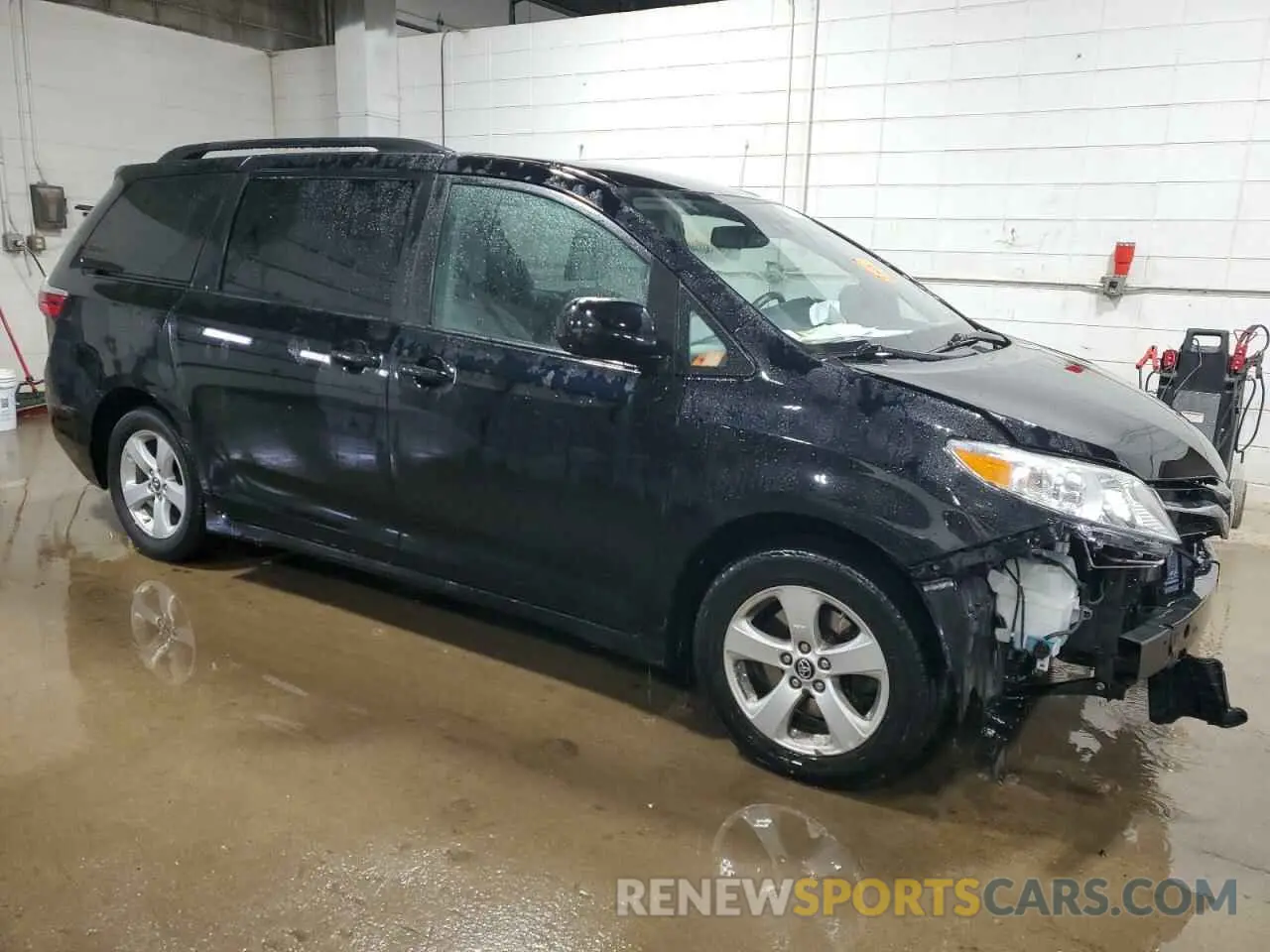 4 Photograph of a damaged car 5TDKZ3DC3KS990873 TOYOTA All Models 2019