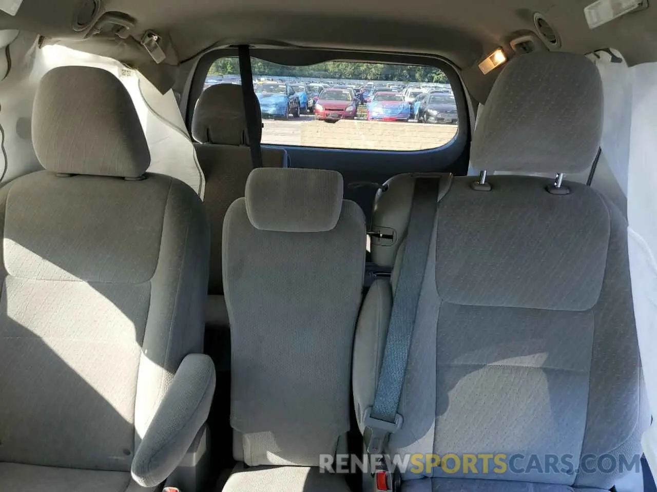 10 Photograph of a damaged car 5TDKZ3DC8KS019237 TOYOTA All Models 2019