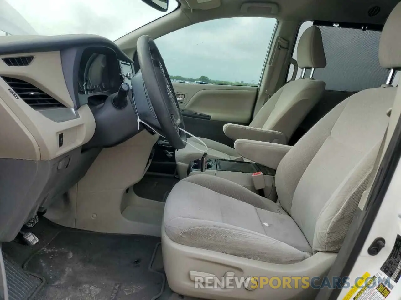 7 Photograph of a damaged car 5TDKZ3DC9KS977464 TOYOTA All Models 2019
