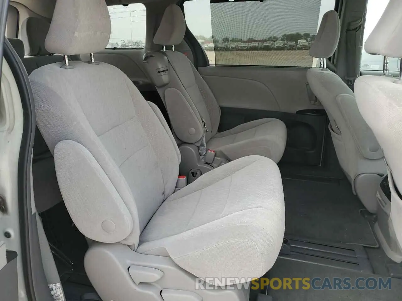 11 Photograph of a damaged car 5TDKZ3DCXKS009521 TOYOTA All Models 2019