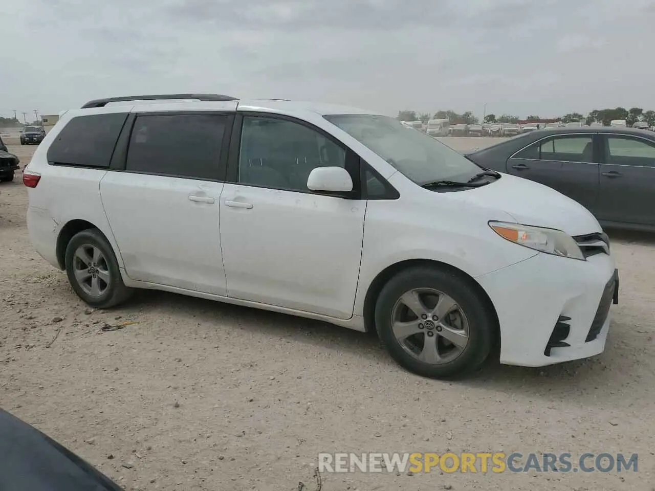 4 Photograph of a damaged car 5TDKZ3DCXKS009521 TOYOTA All Models 2019