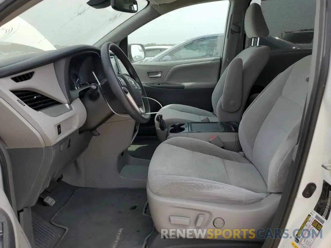 7 Photograph of a damaged car 5TDKZ3DCXKS009521 TOYOTA All Models 2019