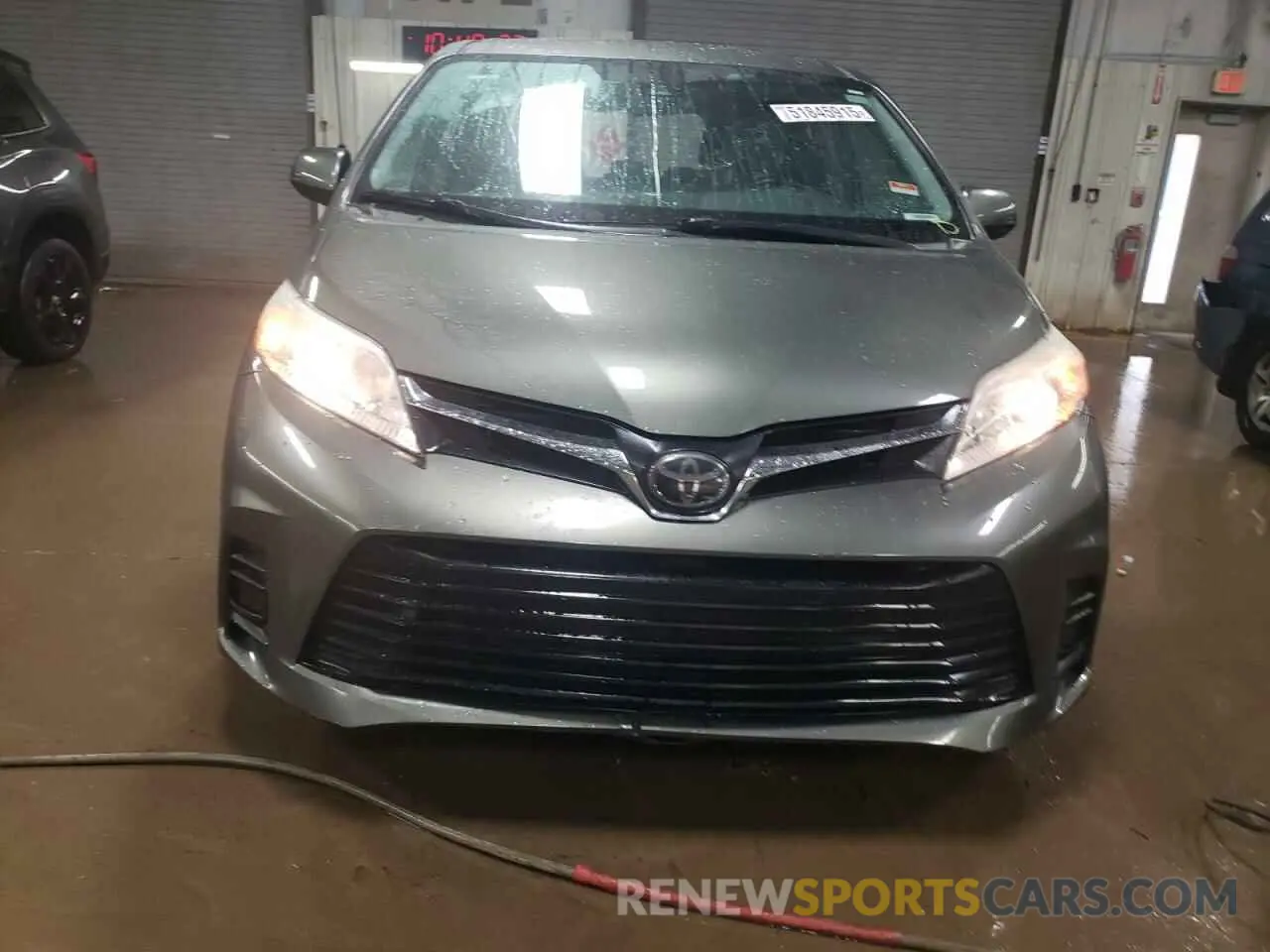 5 Photograph of a damaged car 5TDKZ3DCXKS971821 TOYOTA All Models 2019