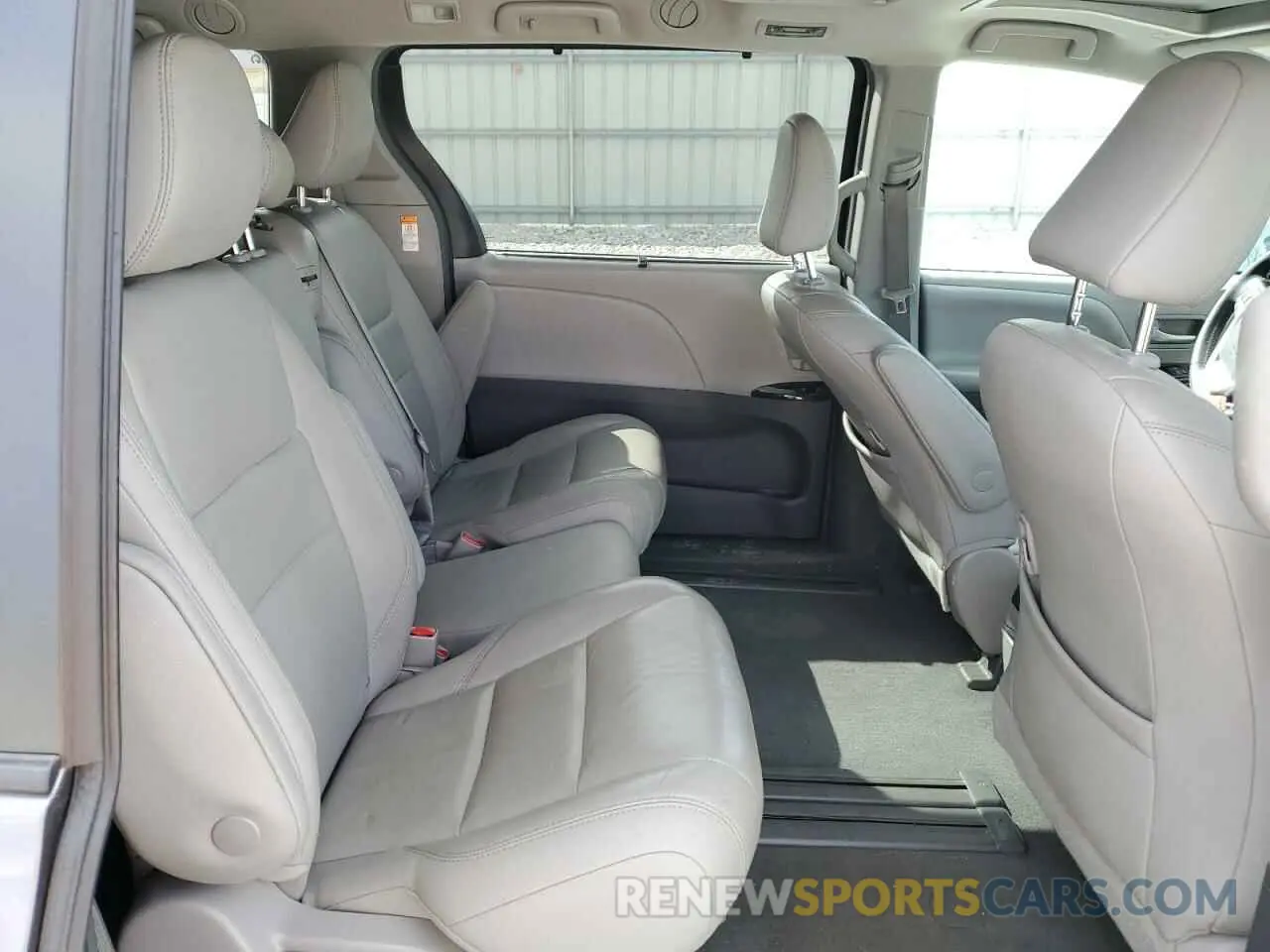 11 Фотография поврежденного автомобиля 5TDYZ3DC0KS987004 TOYOTA All Models 2019