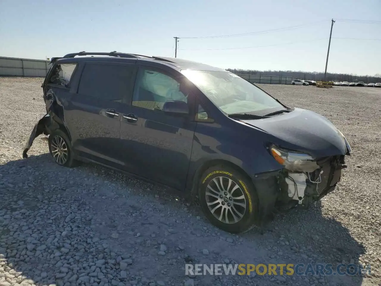 4 Photograph of a damaged car 5TDYZ3DC0KS995846 TOYOTA All Models 2019