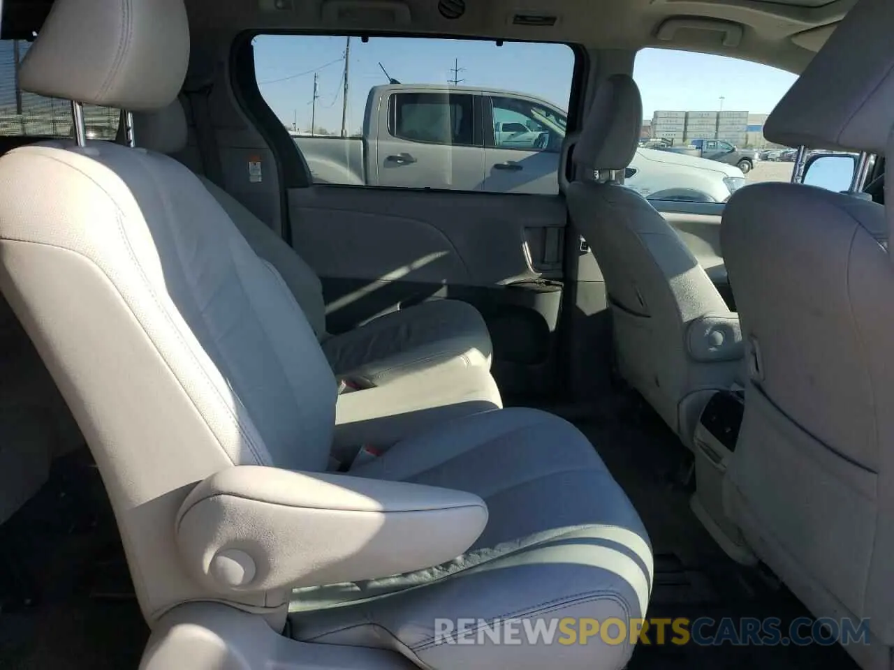 11 Фотография поврежденного автомобиля 5TDYZ3DC1KS969126 TOYOTA All Models 2019