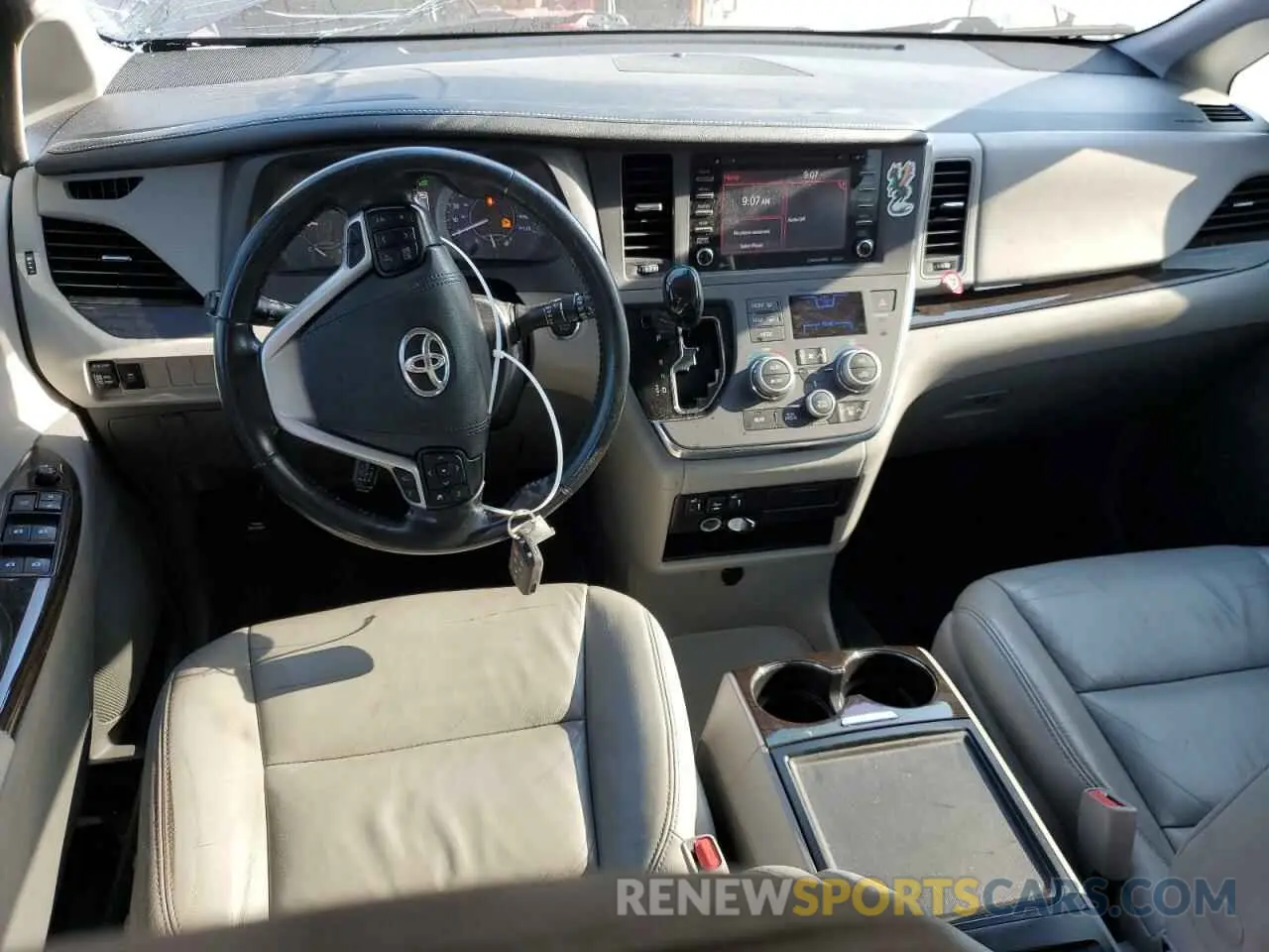 8 Photograph of a damaged car 5TDYZ3DC1KS980093 TOYOTA All Models 2019