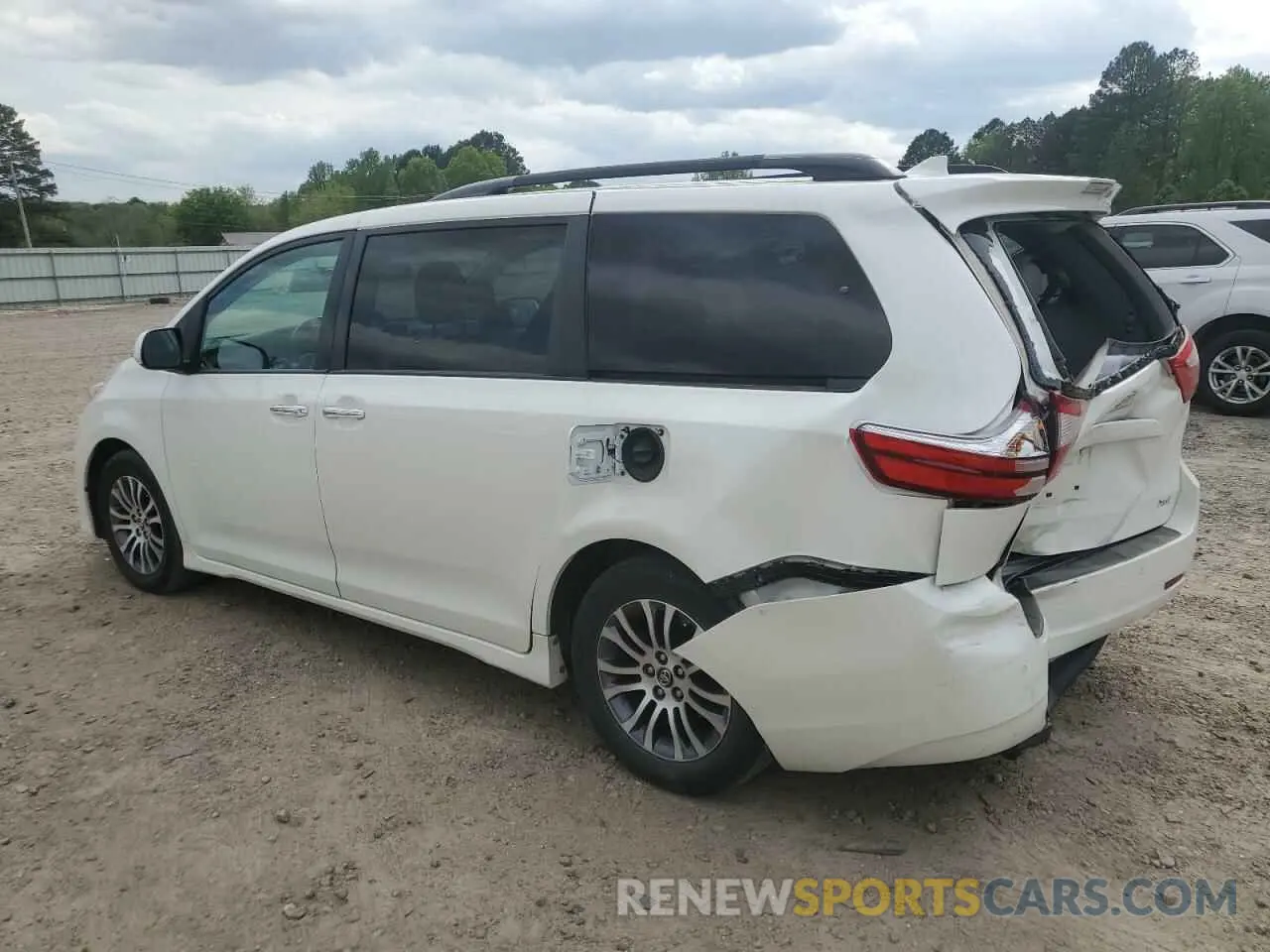 2 Photograph of a damaged car 5TDYZ3DC1KS981793 TOYOTA All Models 2019