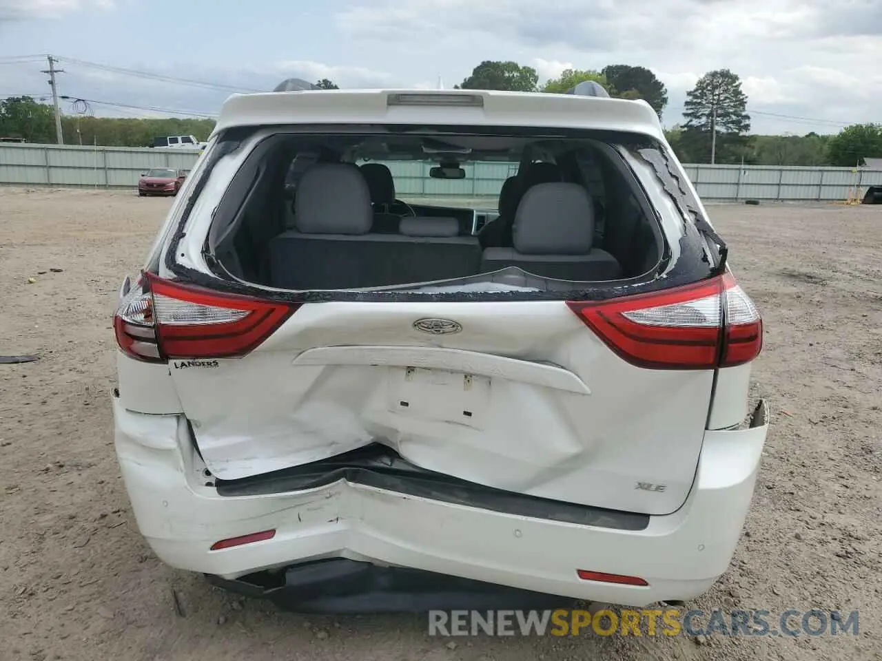 6 Photograph of a damaged car 5TDYZ3DC1KS981793 TOYOTA All Models 2019