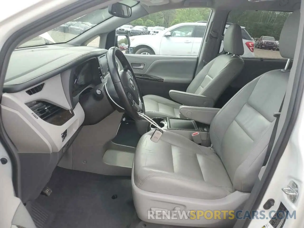 7 Photograph of a damaged car 5TDYZ3DC1KS981793 TOYOTA All Models 2019