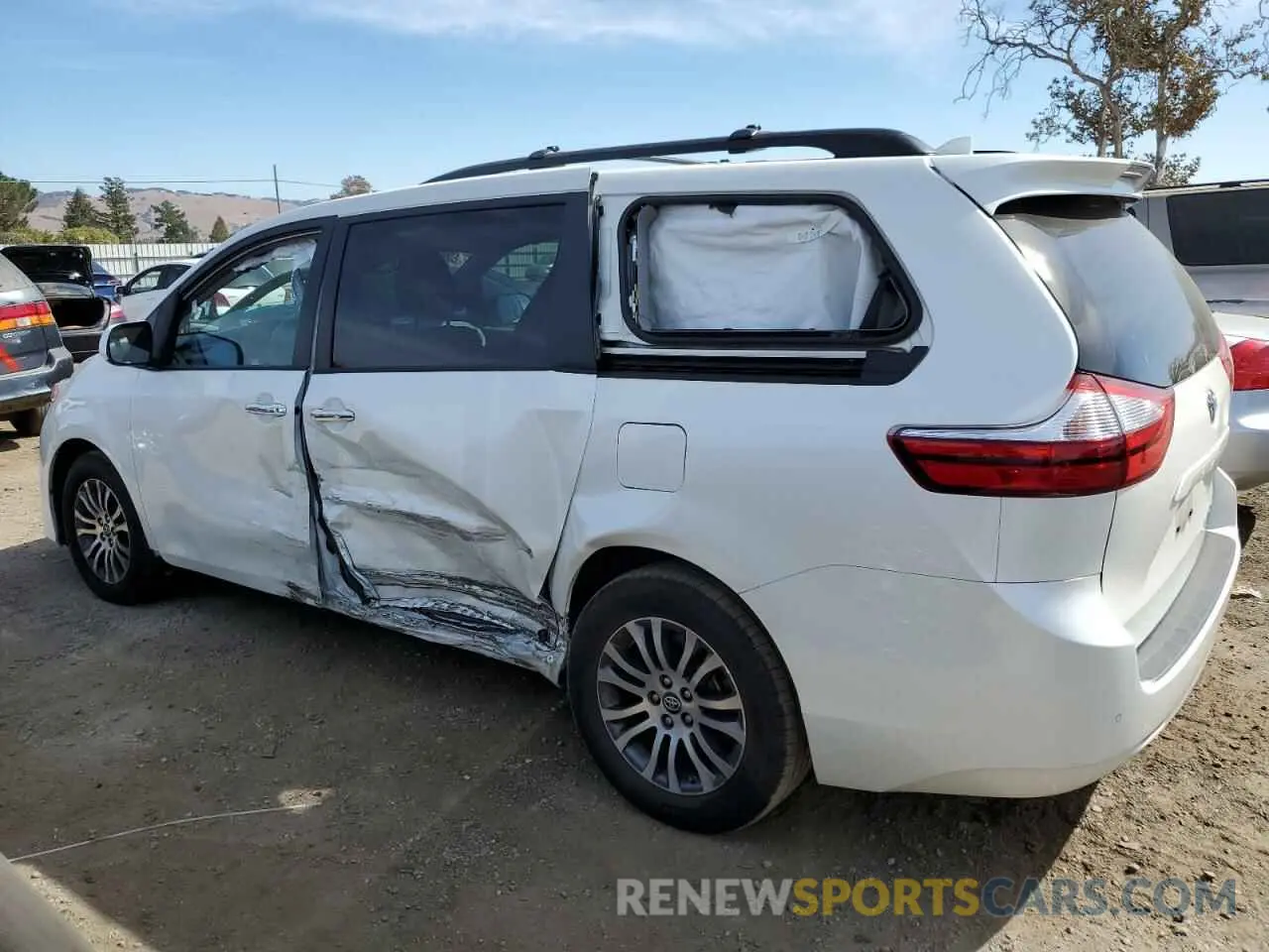 2 Photograph of a damaged car 5TDYZ3DC2KS007028 TOYOTA All Models 2019