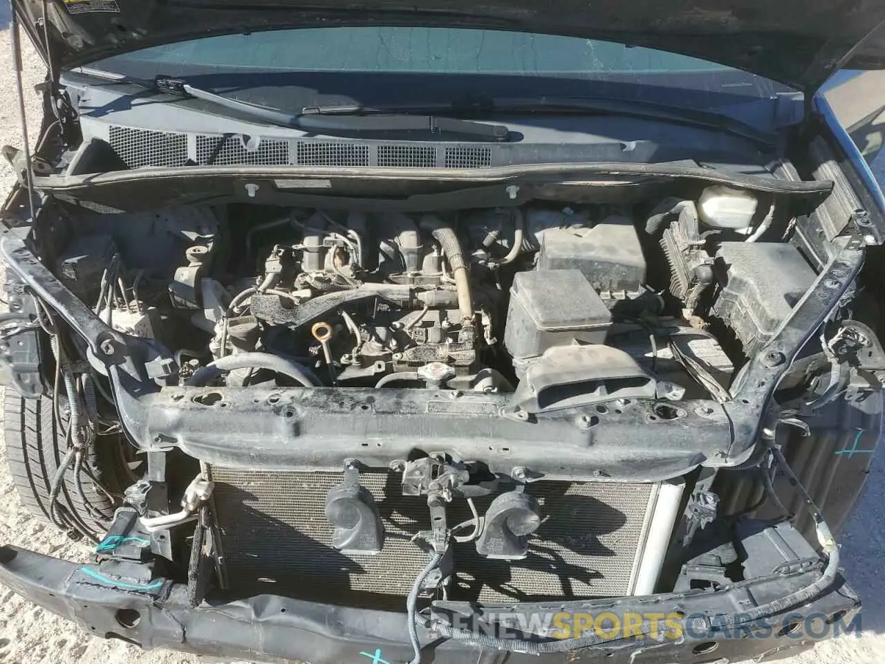 12 Photograph of a damaged car 5TDYZ3DC2KS987523 TOYOTA All Models 2019