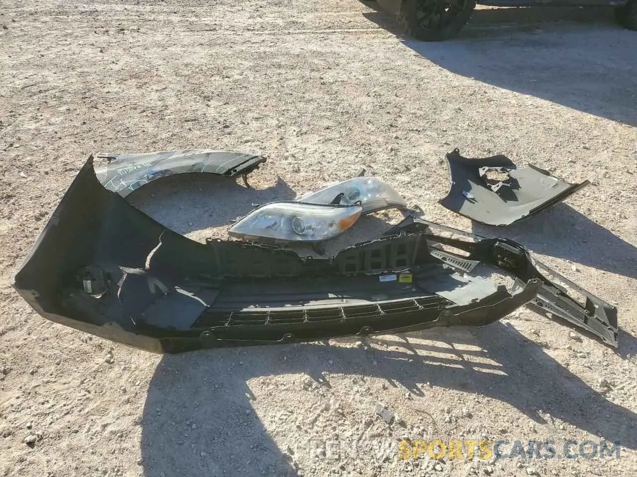 13 Photograph of a damaged car 5TDYZ3DC2KS987523 TOYOTA All Models 2019