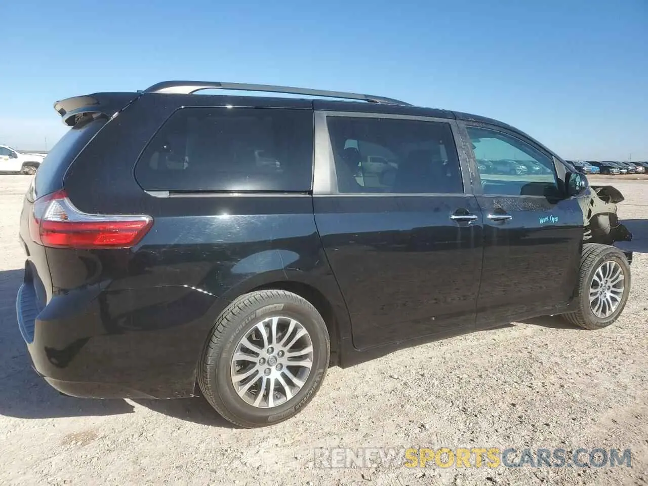 3 Photograph of a damaged car 5TDYZ3DC2KS987523 TOYOTA All Models 2019