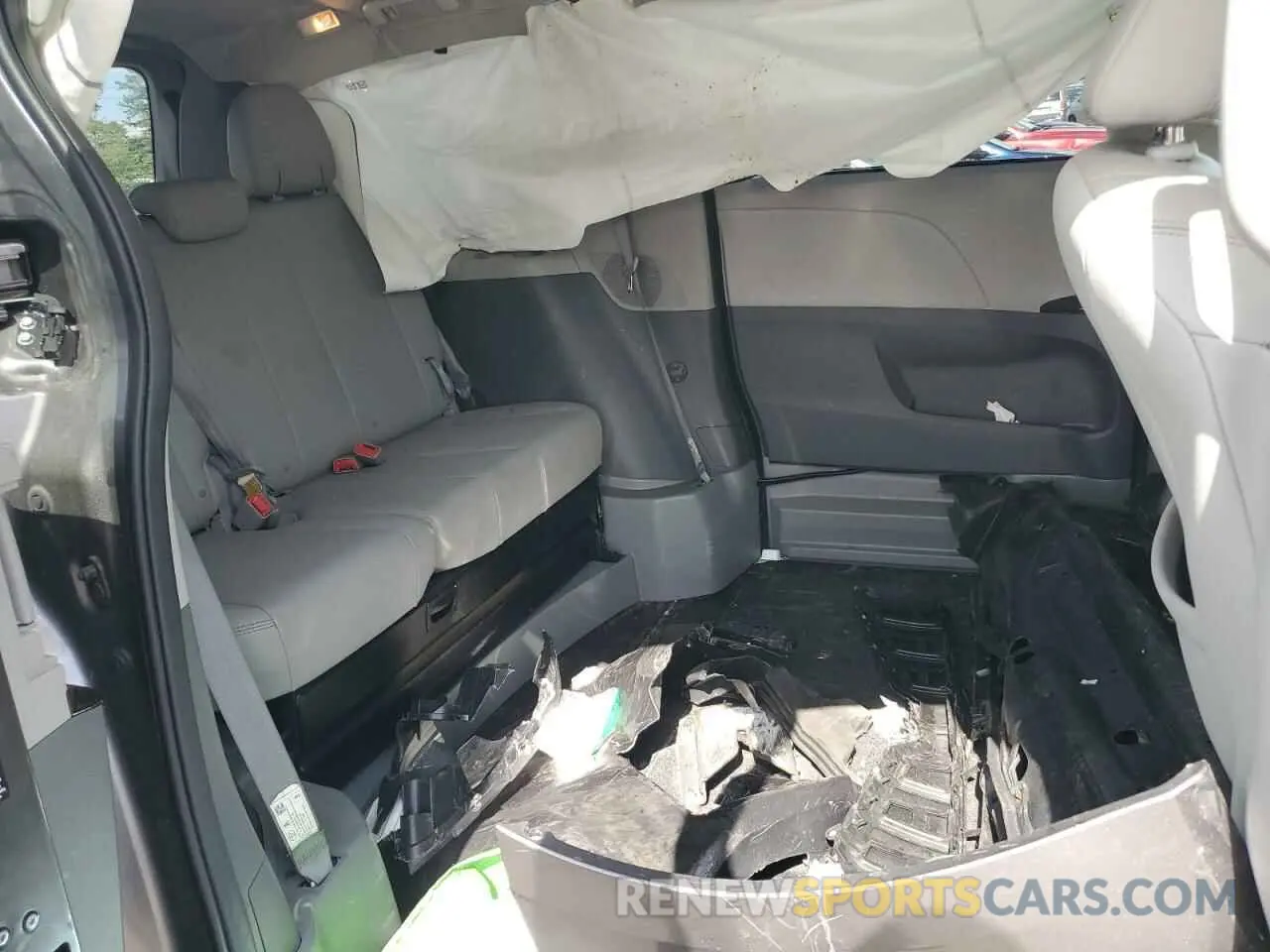 11 Photograph of a damaged car 5TDYZ3DC4KS984574 TOYOTA All Models 2019