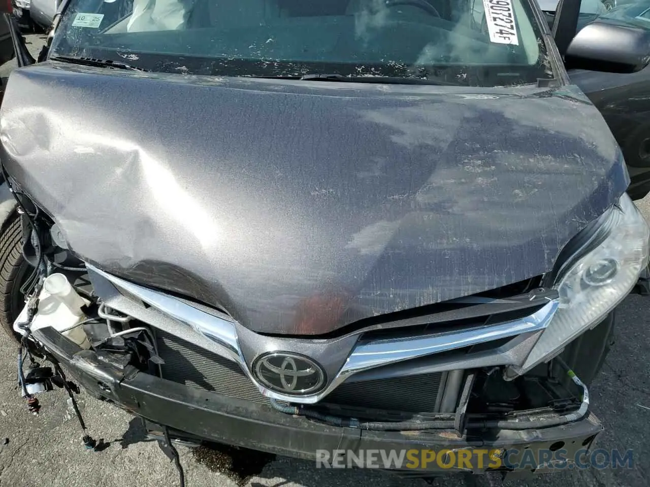 12 Photograph of a damaged car 5TDYZ3DC4KS984574 TOYOTA All Models 2019