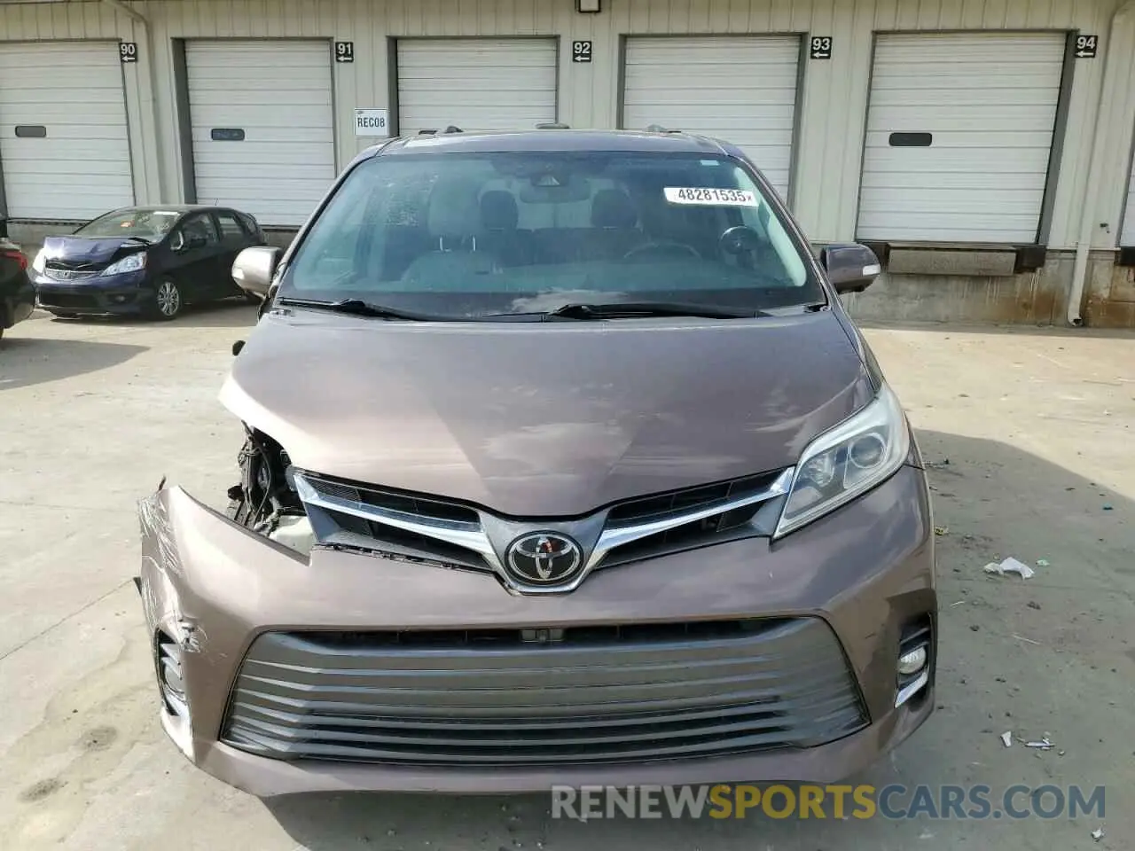 5 Photograph of a damaged car 5TDYZ3DC5KS993381 TOYOTA All Models 2019