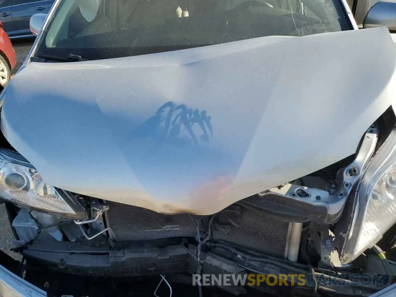 12 Photograph of a damaged car 5TDYZ3DC7KS005131 TOYOTA All Models 2019