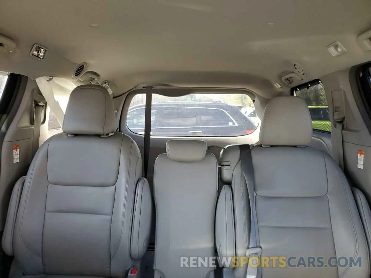 10 Photograph of a damaged car 5TDYZ3DC7KS993866 TOYOTA All Models 2019