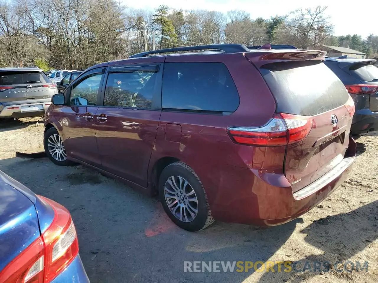 2 Photograph of a damaged car 5TDYZ3DC7KS993866 TOYOTA All Models 2019
