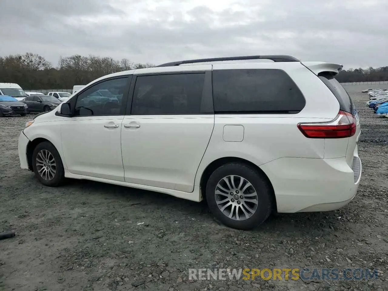 2 Photograph of a damaged car 5TDYZ3DC8KS019815 TOYOTA All Models 2019