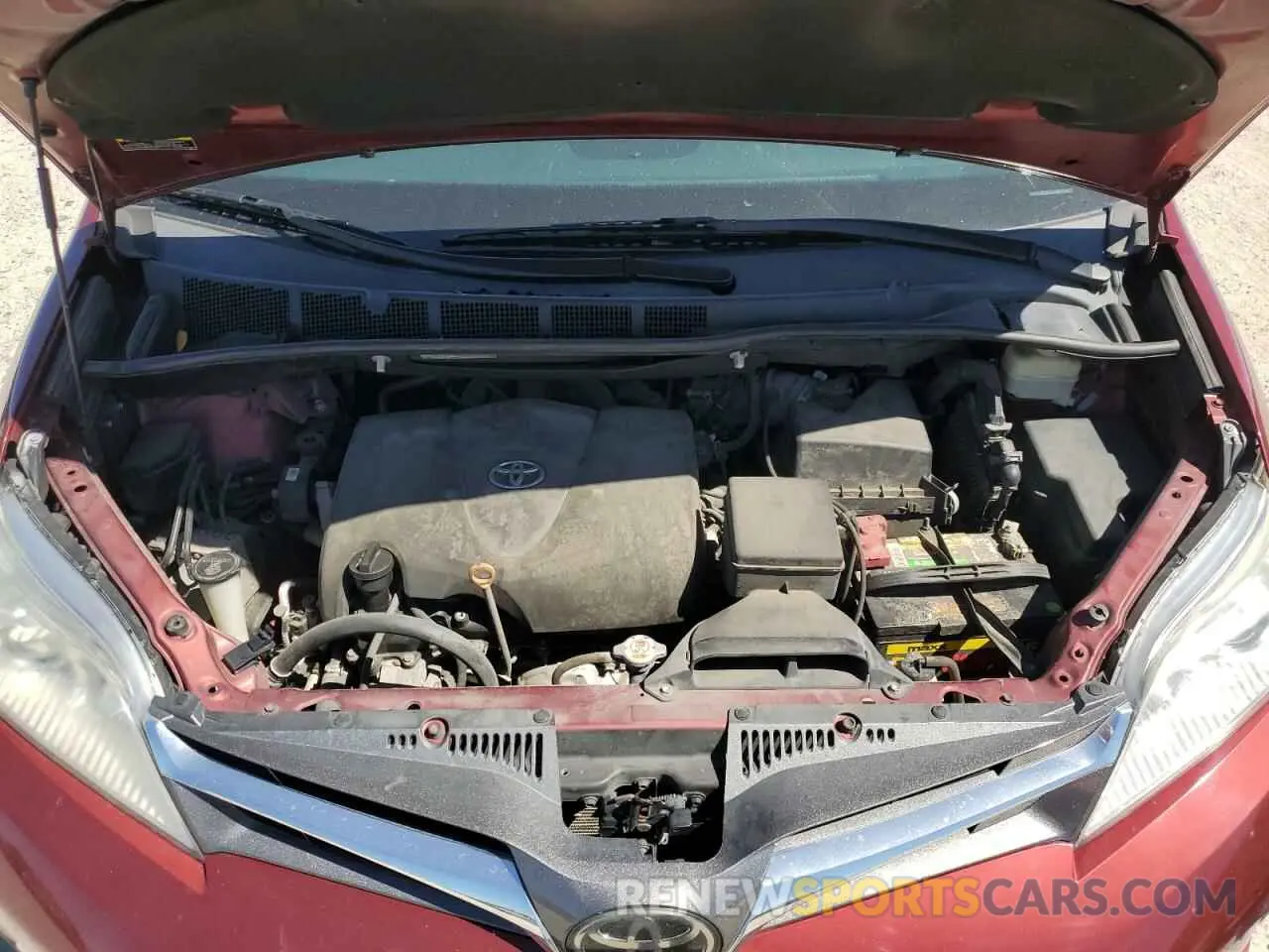 12 Photograph of a damaged car 5TDYZ3DC8KS971035 TOYOTA All Models 2019