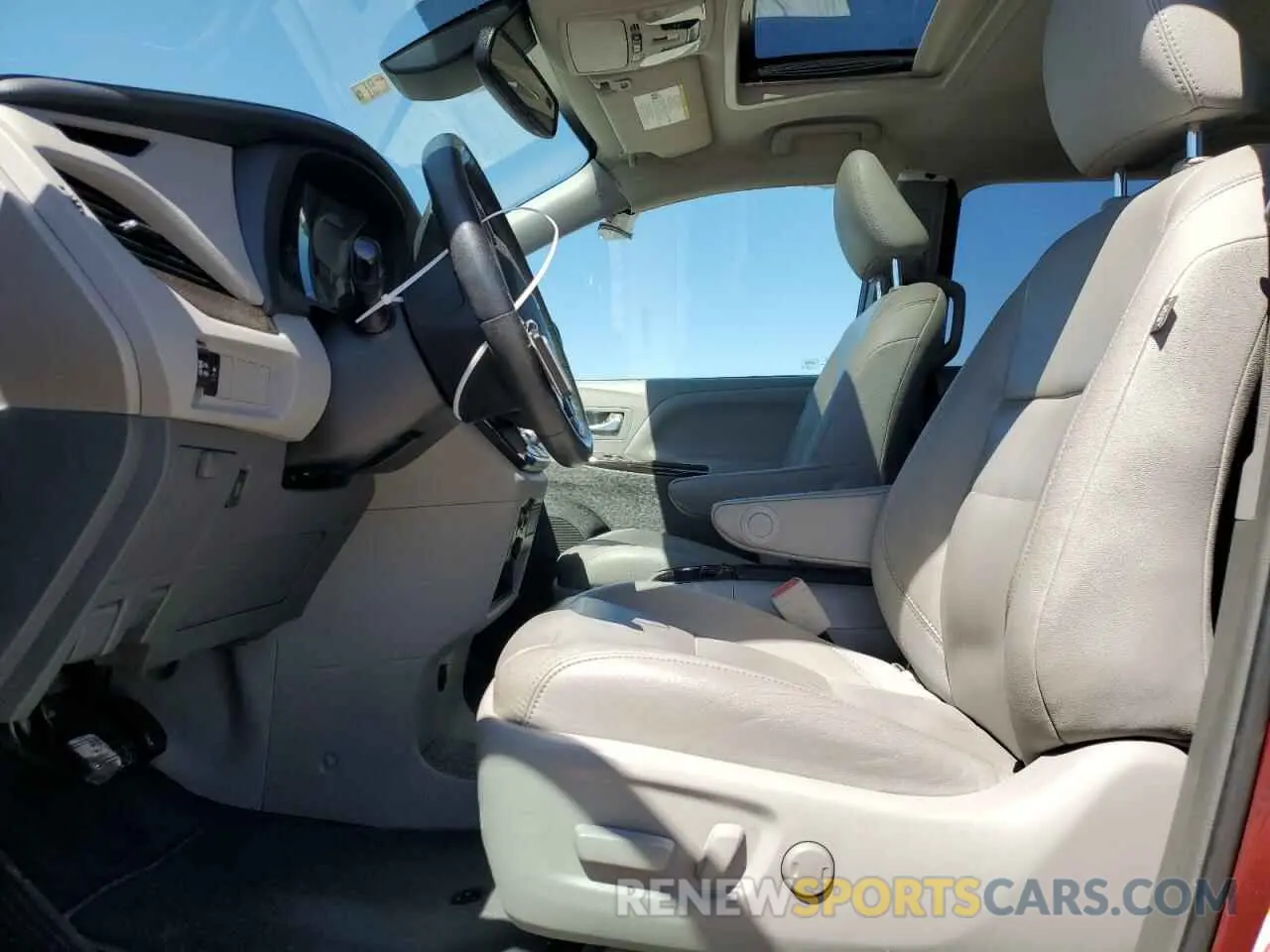 7 Photograph of a damaged car 5TDYZ3DC8KS971035 TOYOTA All Models 2019