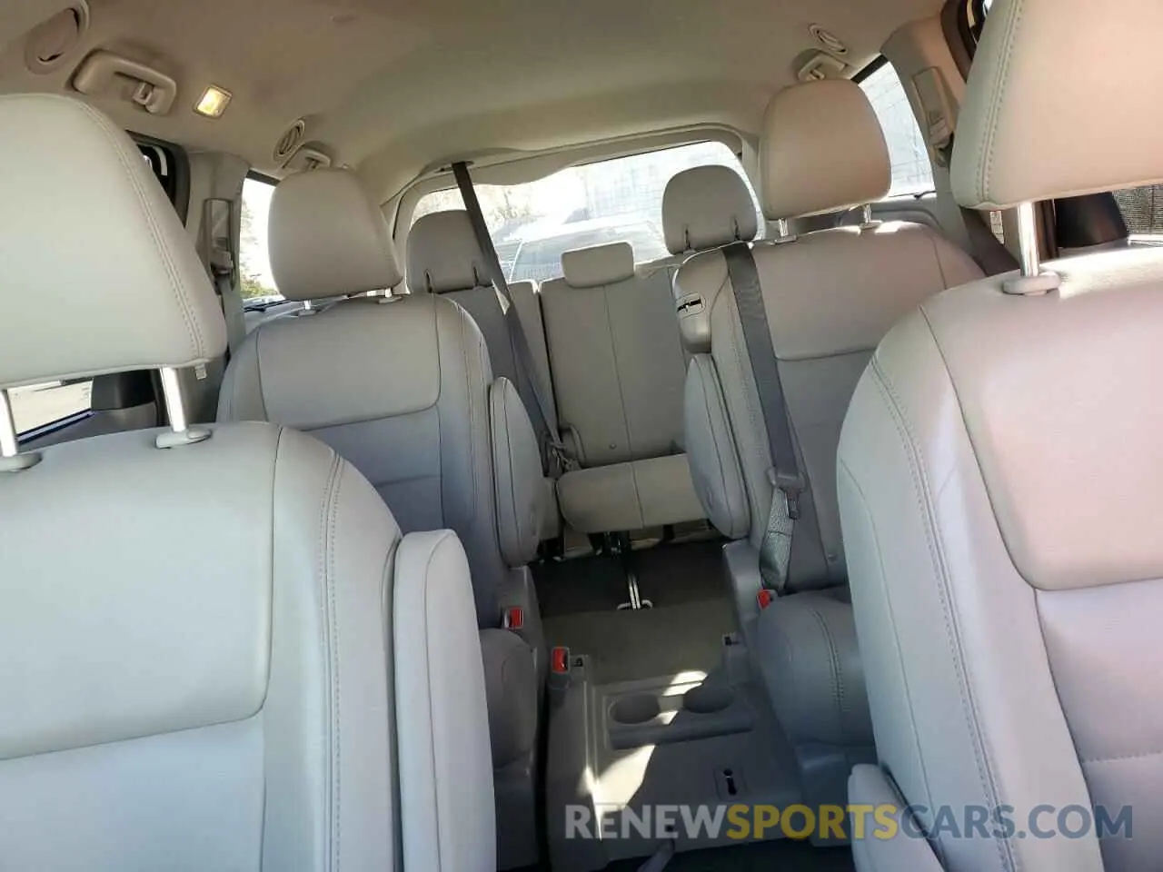 10 Photograph of a damaged car 5TDYZ3DCXKS966645 TOYOTA All Models 2019