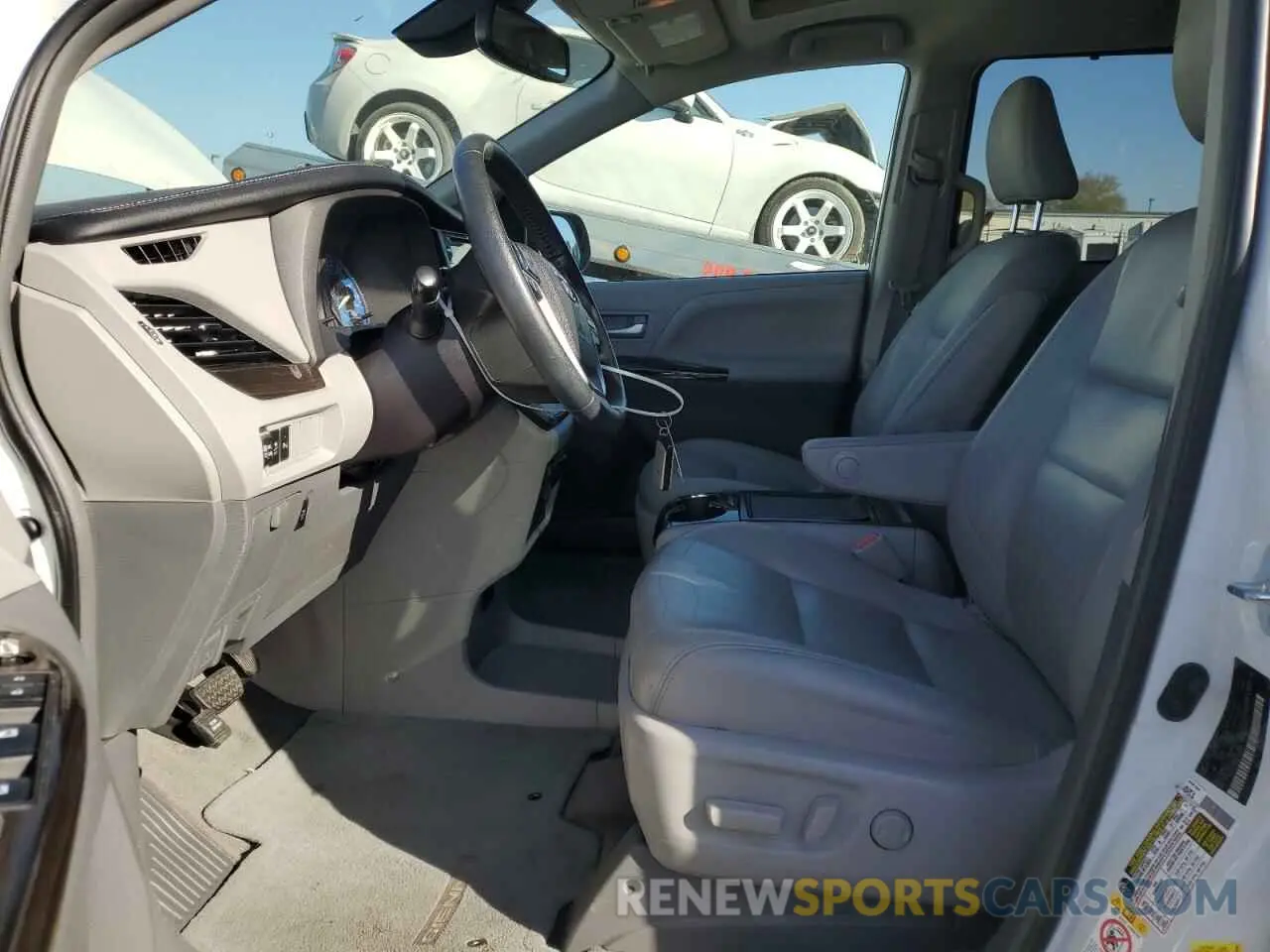 7 Photograph of a damaged car 5TDYZ3DCXKS966645 TOYOTA All Models 2019