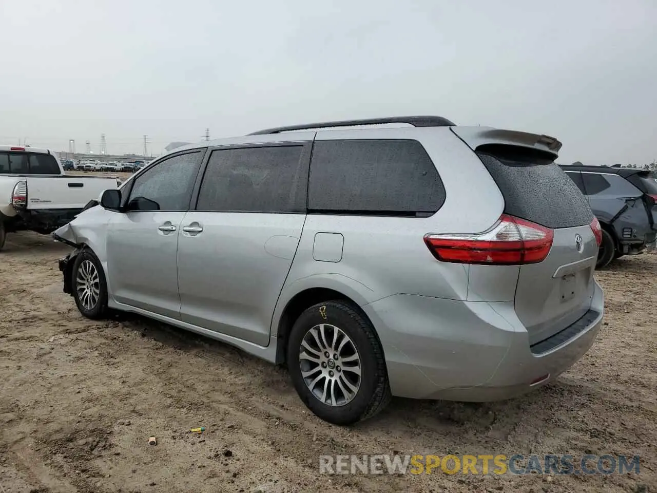 2 Photograph of a damaged car 5TDYZ3DCXKS967942 TOYOTA All Models 2019