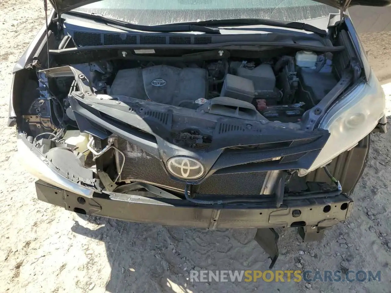 12 Photograph of a damaged car 5TDZZ3DC1KS991616 TOYOTA All Models 2019