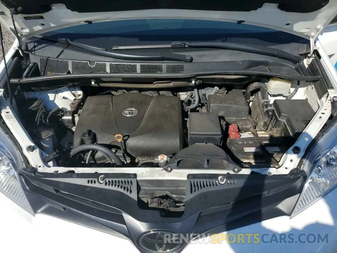 12 Photograph of a damaged car 5TDZZ3DC5KS972437 TOYOTA All Models 2019