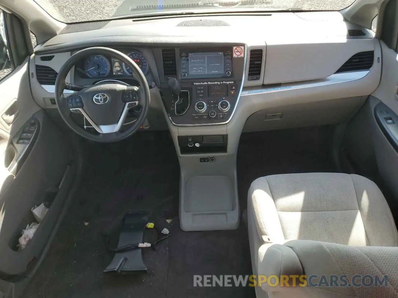 8 Photograph of a damaged car 5TDZZ3DC5KS972437 TOYOTA All Models 2019