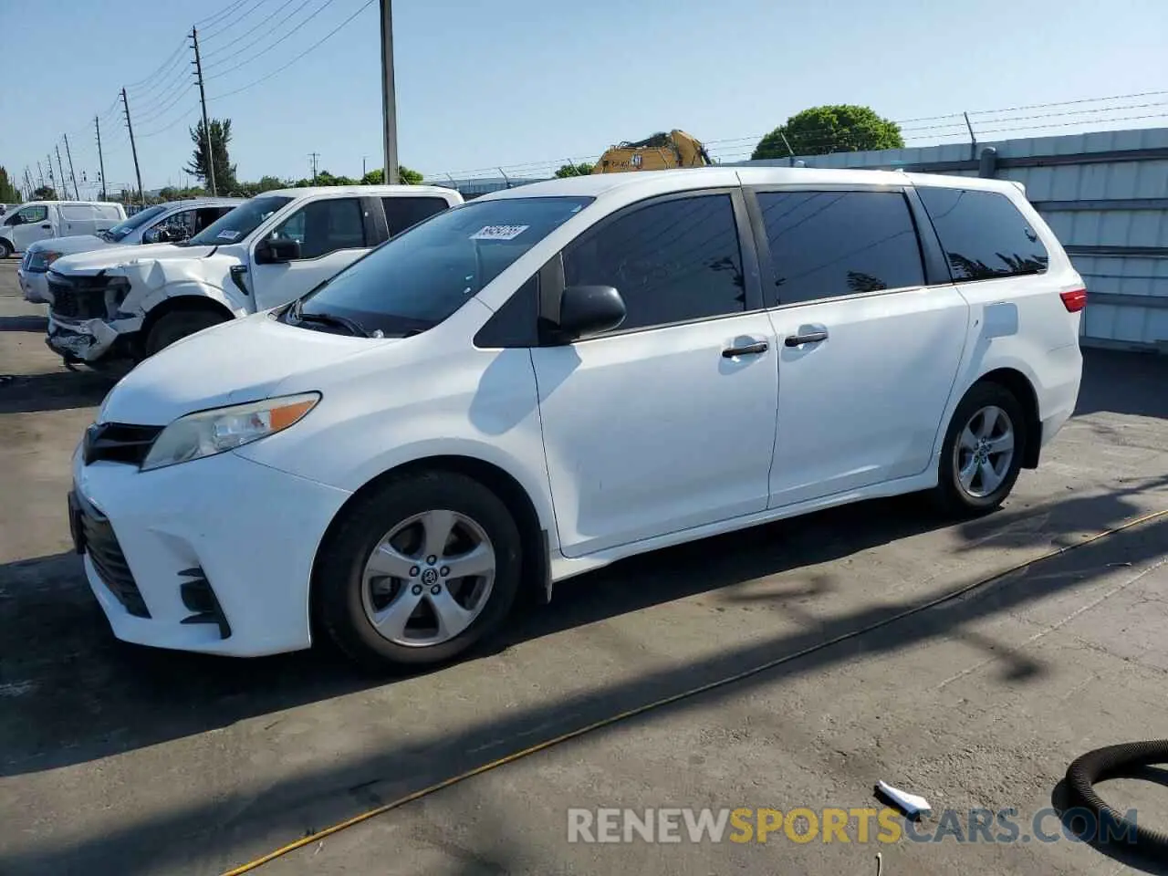 1 Photograph of a damaged car 5TDZZ3DC5KS992168 TOYOTA All Models 2019