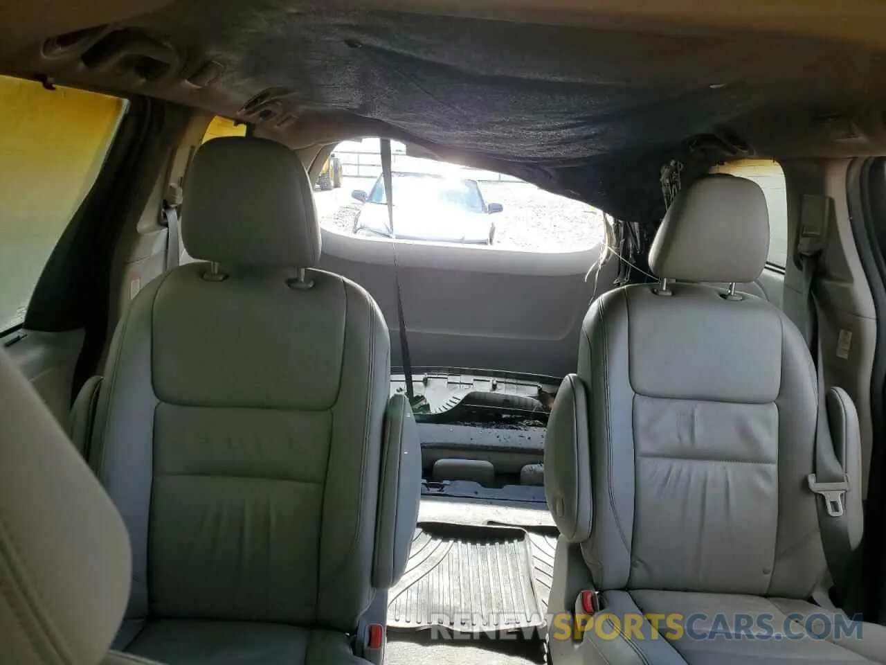 10 Photograph of a damaged car 5TDDZ3DC8LS248320 TOYOTA All Models 2020